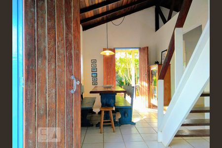 Sala de casa para alugar com 3 quartos, 160m² em São João do Rio Vermelho, Florianópolis