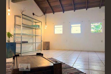 Quarto de casa para alugar com 3 quartos, 160m² em São João do Rio Vermelho, Florianópolis