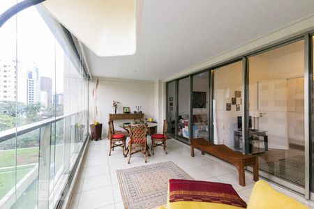 Varanda de apartamento à venda com 2 quartos, 138m² em Itaim Bibi, São Paulo