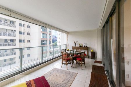 Varanda de apartamento à venda com 2 quartos, 138m² em Itaim Bibi, São Paulo