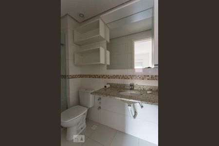 Banheiro da suíte de apartamento para alugar com 2 quartos, 75m² em Partenon, Porto Alegre