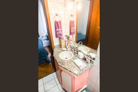 Banheiro da Suíte de apartamento para alugar com 2 quartos, 147m² em Jardim Itu Sabará, Porto Alegre