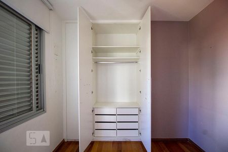 Quarto 2 de apartamento para alugar com 3 quartos, 160m² em Grajaú, Belo Horizonte