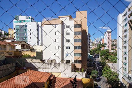 Vista de apartamento para alugar com 3 quartos, 160m² em Grajaú, Belo Horizonte