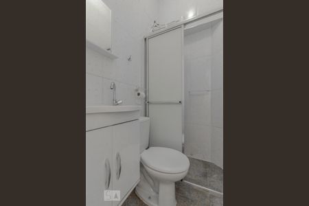 Banheiro de kitnet/studio para alugar com 1 quarto, 22m² em Ipiranga, São Paulo