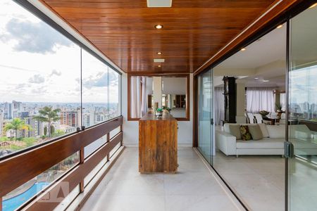 Varanda de casa à venda com 5 quartos, 150m² em Mangabeiras, Belo Horizonte