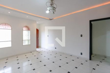 sala de casa para alugar com 3 quartos, 180m² em Jardim Maria Luiza, São Paulo