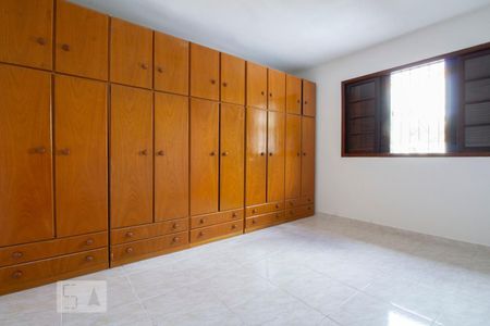 Quarto 2 de casa para alugar com 2 quartos, 70m² em Vila Mazzei, São Paulo