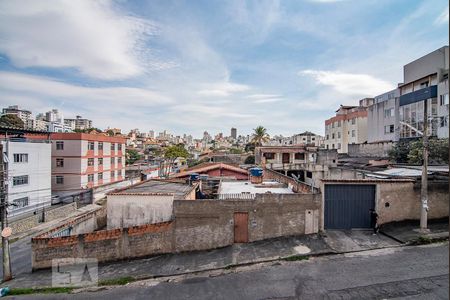 Vista de apartamento à venda com 3 quartos, 66m² em Sagrada Família, Belo Horizonte