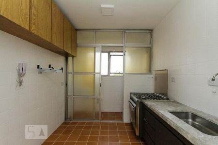 Cozinha de apartamento para alugar com 2 quartos, 60m² em Vila Bertioga, São Paulo