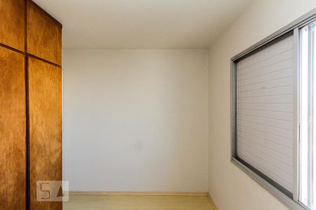 Quarto 02 de apartamento para alugar com 2 quartos, 60m² em Vila Bertioga, São Paulo