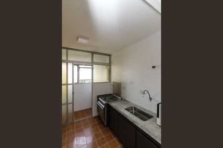 Cozinha de apartamento para alugar com 2 quartos, 60m² em Vila Bertioga, São Paulo