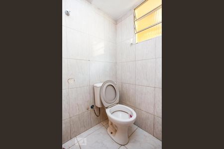 Banheiro de apartamento para alugar com 2 quartos, 65m² em Vila Galvão, Guarulhos