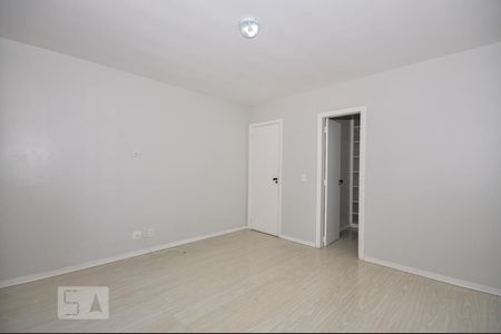 Casa de condomínio à venda com 480m², 5 quartos e 2 vagas Casa de condomínio à venda com 480m², 5 quartos e 2 vagasQuarto 2