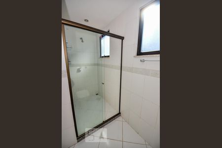 Casa de condomínio à venda com 480m², 5 quartos e 2 vagas Casa de condomínio à venda com 480m², 5 quartos e 2 vagasBanheiro Social 2