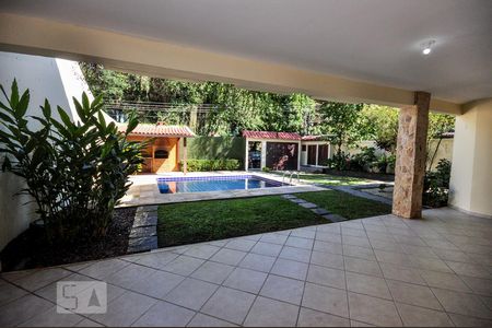 Casa de condomínio à venda com 480m², 5 quartos e 2 vagas Casa de condomínio à venda com 480m², 5 quartos e 2 vagasVista Quarto 1