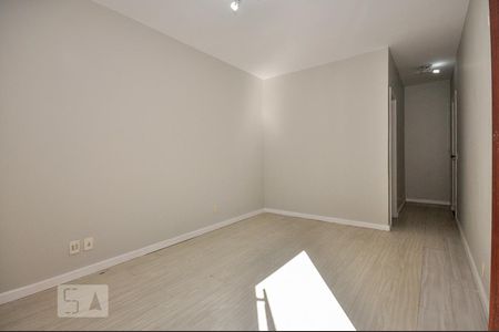 Casa de condomínio à venda com 480m², 5 quartos e 2 vagas Casa de condomínio à venda com 480m², 5 quartos e 2 vagasSuíte