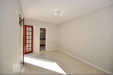 Casa de condomínio à venda com 480m², 5 quartos e 2 vagas Casa de condomínio à venda com 480m², 5 quartos e 2 vagasSuíte