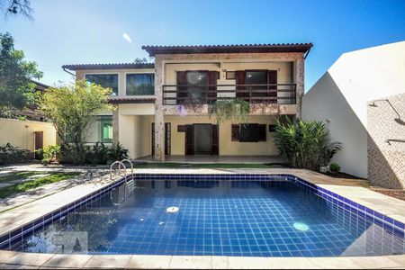 Casa de condomínio à venda com 480m², 5 quartos e 2 vagas Casa de condomínio à venda com 480m², 5 quartos e 2 vagasFachada - Piscina