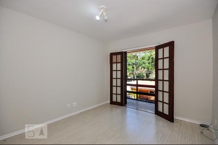 Casa de condomínio à venda com 480m², 5 quartos e 2 vagas Casa de condomínio à venda com 480m², 5 quartos e 2 vagasQuarto 3