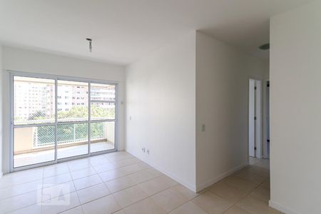 Sala de apartamento à venda com 2 quartos, 67m² em Barra da Tijuca, Rio de Janeiro