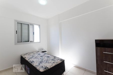 Quarto 2 de apartamento para alugar com 2 quartos, 65m² em Jardim Goiás, Goiânia