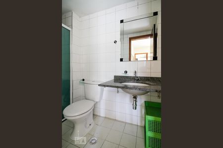 Banheiro de apartamento à venda com 2 quartos, 58m² em Jaguaribe, Osasco