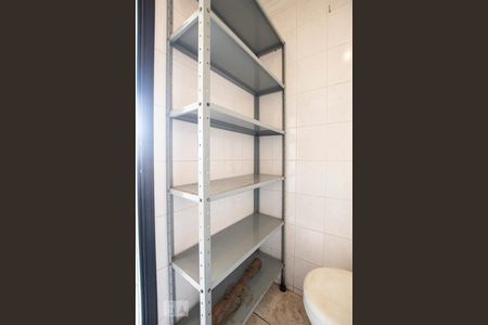 Banheiro de Serviço  de apartamento à venda com 3 quartos, 103m² em Vila das Hortências, Jundiaí