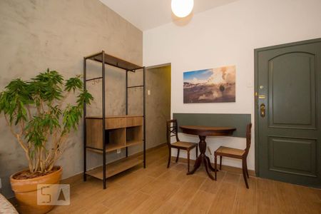 Sala de apartamento para alugar com 1 quarto, 40m² em Leme, Rio de Janeiro