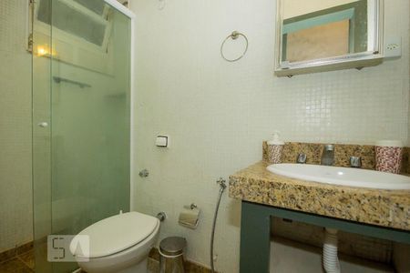 Banheiro de apartamento para alugar com 1 quarto, 40m² em Leme, Rio de Janeiro