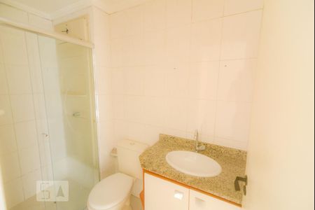 Banheiro de apartamento para alugar com 2 quartos, 50m² em Vila Guilhermina, São Paulo