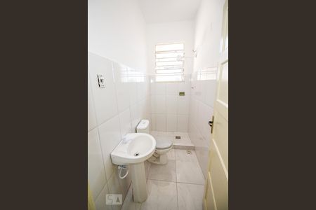 Banheiro de apartamento para alugar com 2 quartos, 40m² em Penha, Rio de Janeiro