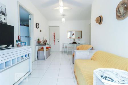 Sala de apartamento para alugar com 2 quartos, 60m² em Pechincha, Rio de Janeiro