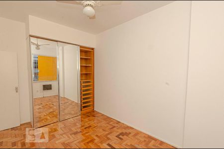 Quarto 1 de apartamento para alugar com 2 quartos, 70m² em Grajaú, Rio de Janeiro