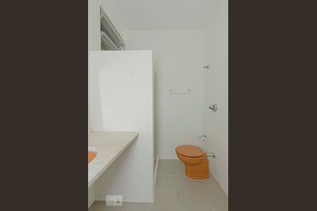 Banheiro de apartamento para alugar com 2 quartos, 70m² em Grajaú, Rio de Janeiro