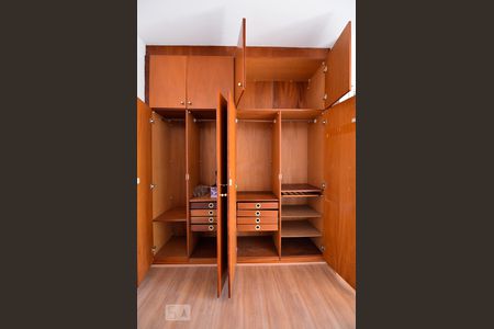 Quarto de apartamento à venda com 1 quarto, 65m² em Centro, Campinas