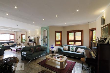 Sala de estar de casa de condomínio para alugar com 4 quartos, 441m² em Jardim Prudência, São Paulo