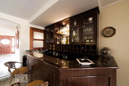 Bar de casa de condomínio para alugar com 4 quartos, 441m² em Jardim Prudência, São Paulo