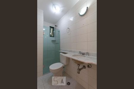 Banheiro de apartamento à venda com 3 quartos, 75m² em Vila Suzana, São Paulo