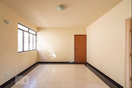 Sala de apartamento para alugar com 2 quartos, 100m² em Sagrada Família, Belo Horizonte