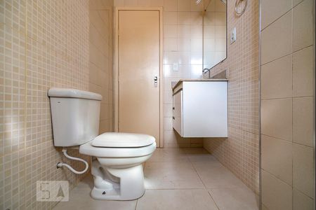 Banheiro de apartamento para alugar com 2 quartos, 100m² em Sagrada Família, Belo Horizonte