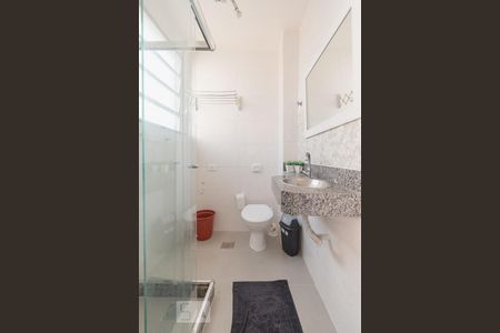 Banheiro de kitnet/studio para alugar com 1 quarto, 35m² em Centro, Rio de Janeiro