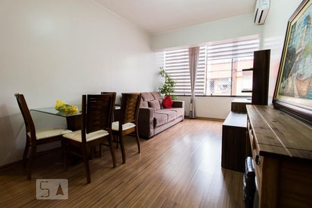 Sala de apartamento à venda com 2 quartos, 70m² em Santana, Porto Alegre