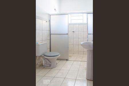 Banheiro de apartamento à venda com 2 quartos, 102m² em Centro, Canoas