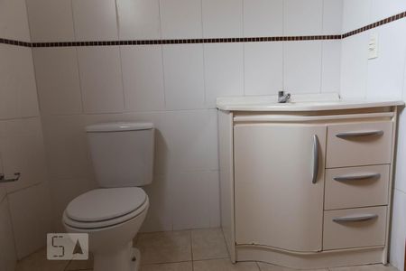 Banheiro de apartamento à venda com 2 quartos, 80m² em Chácara das Pedras, Porto Alegre