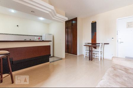 Sala de apartamento para alugar com 1 quarto, 82m² em Cambuí, Campinas