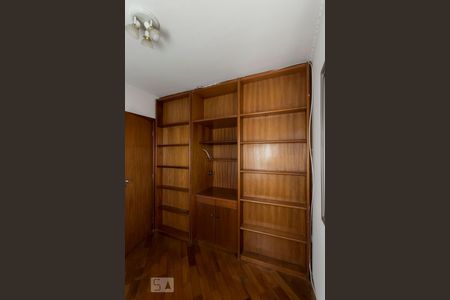 Quarto 1 (Armários) de apartamento para alugar com 3 quartos, 75m² em Vila Mariana, São Paulo