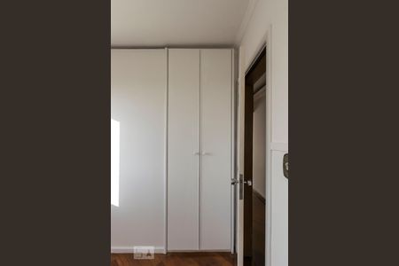 Quarto 2 (Armários) de apartamento para alugar com 3 quartos, 75m² em Vila Mariana, São Paulo