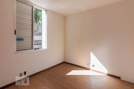 Quarto 2 de apartamento à venda com 3 quartos, 210m² em Santo Antônio, Belo Horizonte