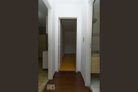 Corredor de apartamento para alugar com 1 quarto, 42m² em Vila Clementino, São Paulo
